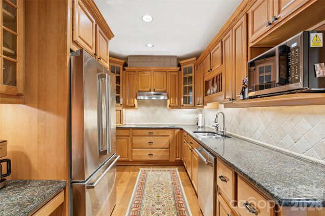 810 Cherokee Road, Charlotte, NC 28207