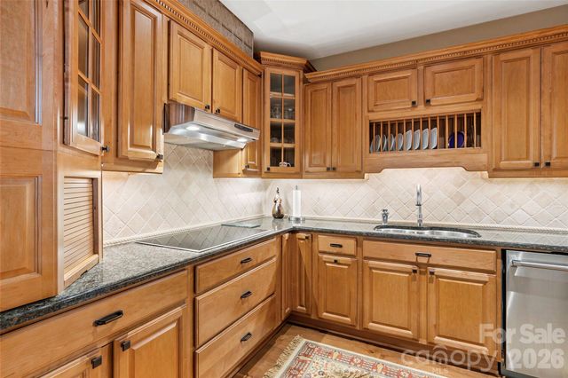 810 Cherokee Road, Charlotte, NC 28207