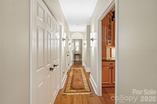 810 Cherokee Road, Charlotte, NC 28207