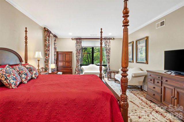 810 Cherokee Road, Charlotte, NC 28207