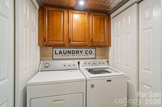 810 Cherokee Road, Charlotte, NC 28207