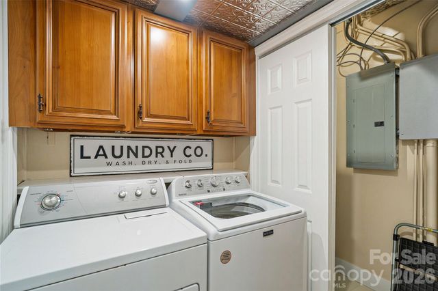 810 Cherokee Road, Charlotte, NC 28207