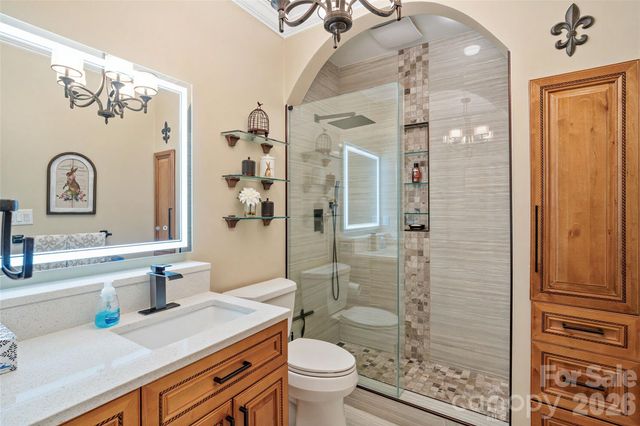 810 Cherokee Road, Charlotte, NC 28207