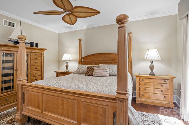 810 Cherokee Road, Charlotte, NC 28207