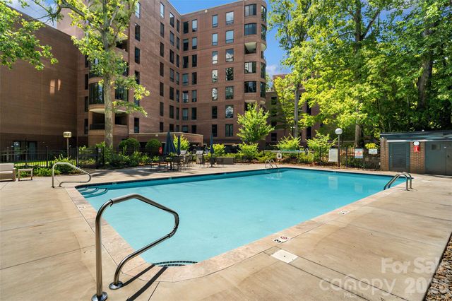 810 Cherokee Road, Charlotte, NC 28207
