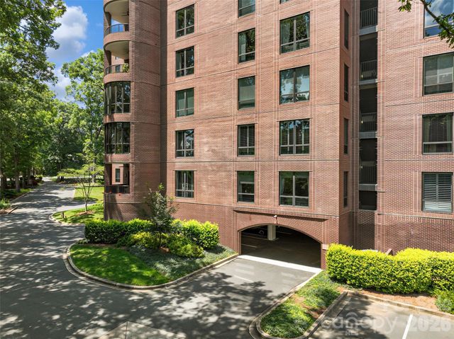 810 Cherokee Road, Charlotte, NC 28207