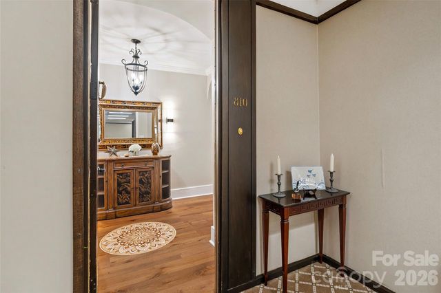 810 Cherokee Road, Charlotte, NC 28207