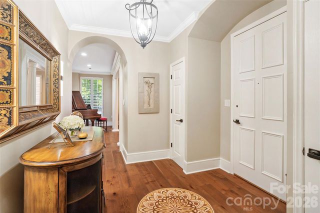 810 Cherokee Road, Charlotte, NC 28207