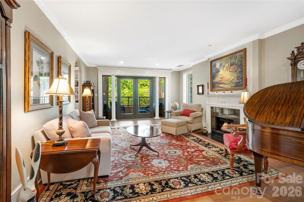 810 Cherokee Road, Charlotte, NC 28207