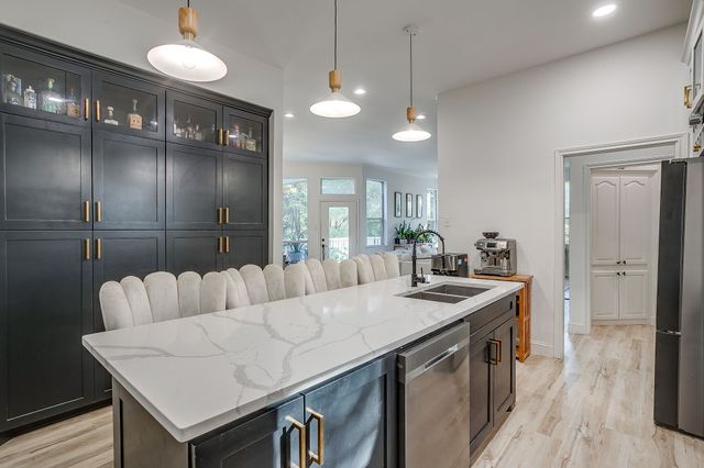 354 Rolling Oaks Ridge, Cedar Hill, TX 75104