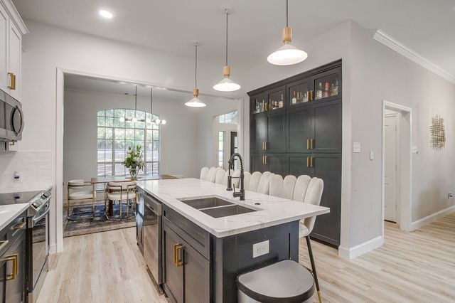354 Rolling Oaks Ridge, Cedar Hill, TX 75104