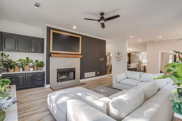 354 Rolling Oaks Ridge, Cedar Hill, TX 75104