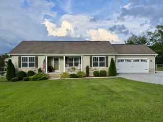 970 White Rd, Portland, TN 37148