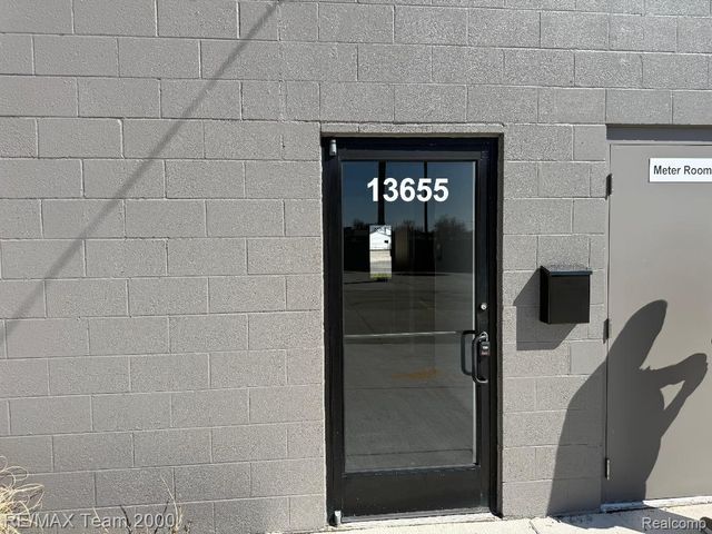 13655 Northline Road, Southgate, MI 48195