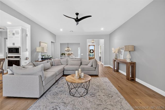 11209 S Redbud Street, Jenks, OK 74037