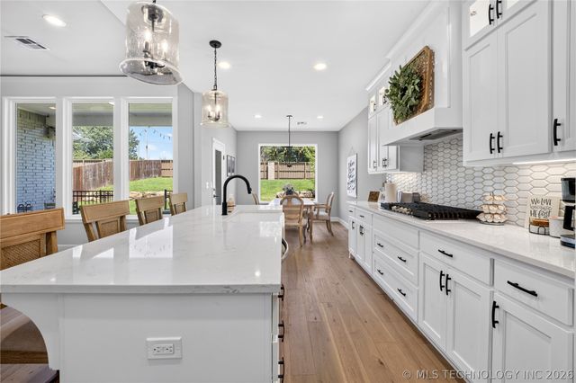 11209 S Redbud Street, Jenks, OK 74037