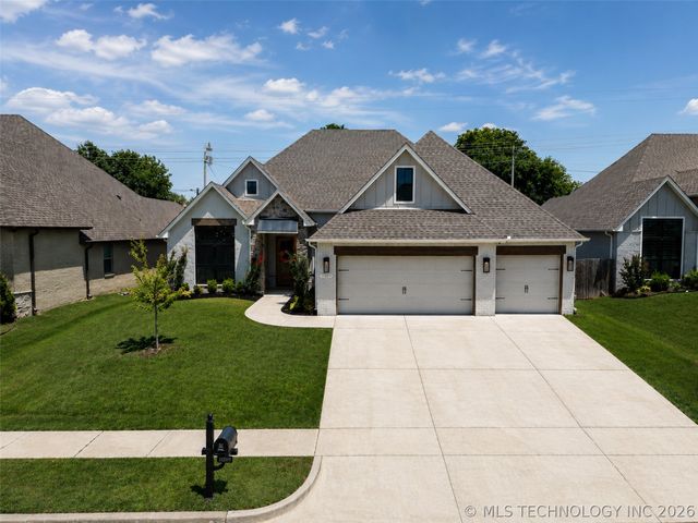 11209 S Redbud Street, Jenks, OK 74037