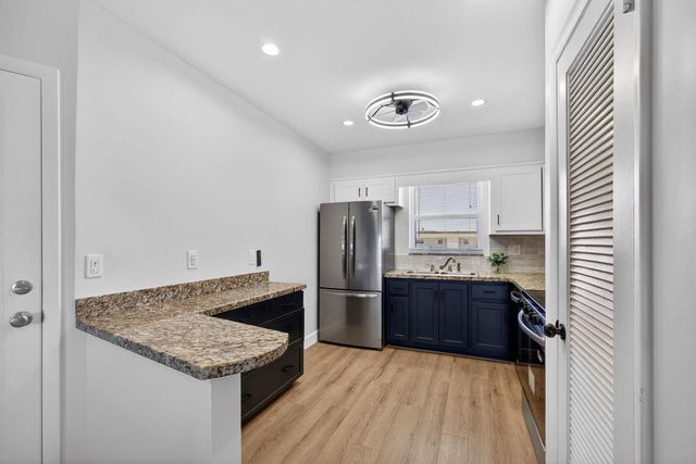 110 Wettaw Lane 202, North Palm Beach, FL 33408