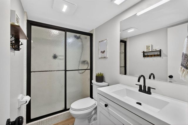 110 Wettaw Lane 202, North Palm Beach, FL 33408