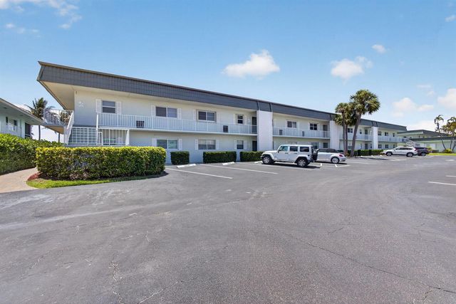 110 Wettaw Lane 202, North Palm Beach, FL 33408