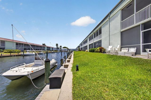110 Wettaw Lane 202, North Palm Beach, FL 33408