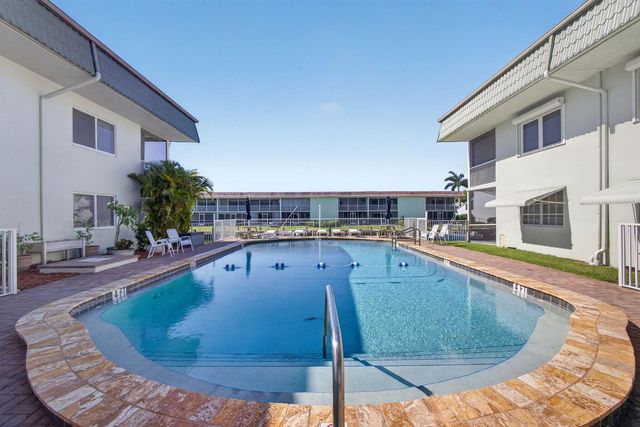 110 Wettaw Lane 202, North Palm Beach, FL 33408