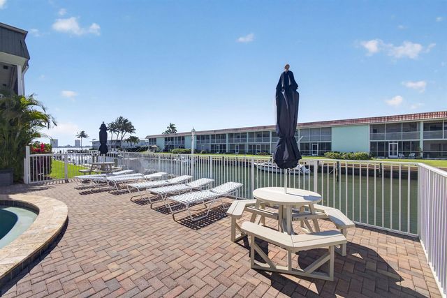 110 Wettaw Lane 202, North Palm Beach, FL 33408