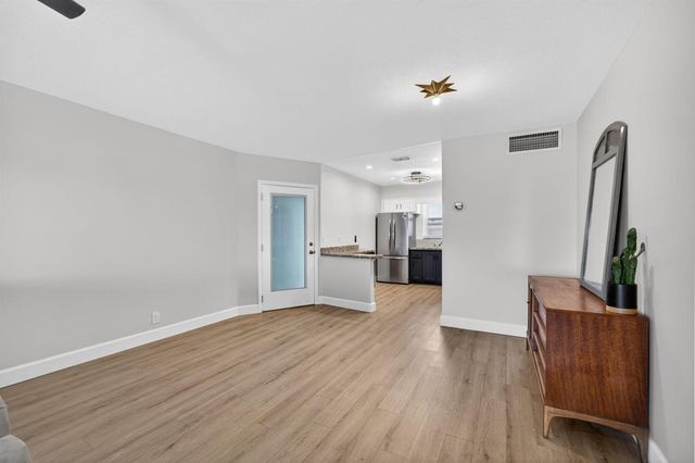 110 Wettaw Lane 202, North Palm Beach, FL 33408