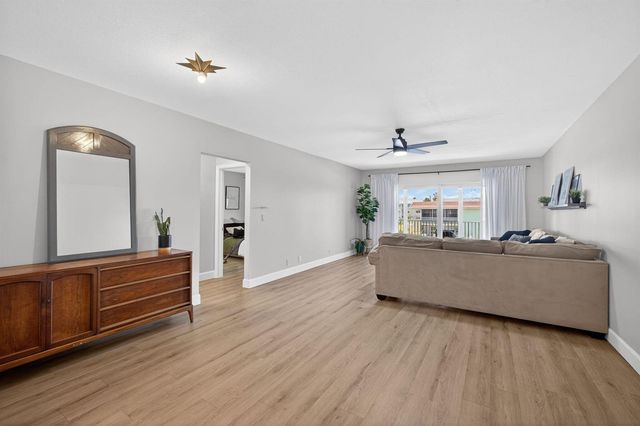 110 Wettaw Lane 202, North Palm Beach, FL 33408