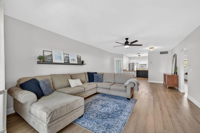 110 Wettaw Lane 202, North Palm Beach, FL 33408