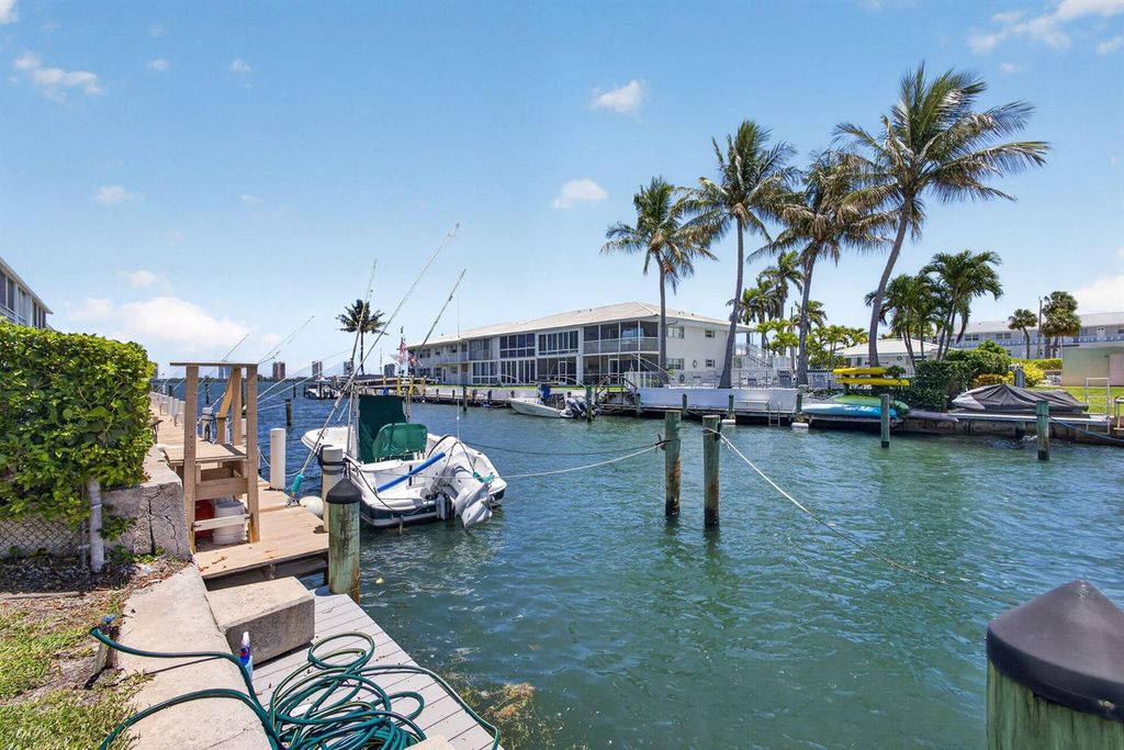 110 Wettaw Lane 202, North Palm Beach, FL 33408