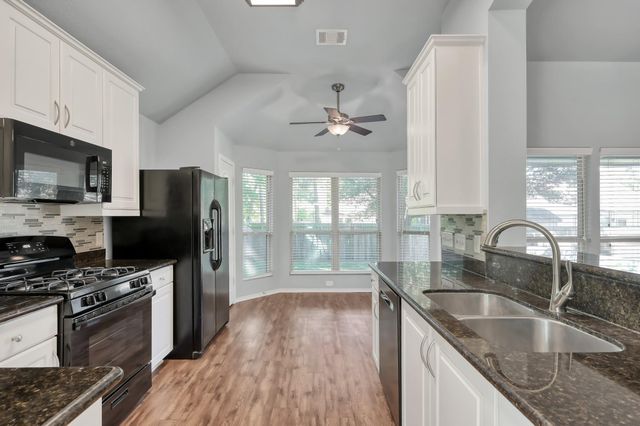 990 Northampton Drive, Conroe, TX 77303