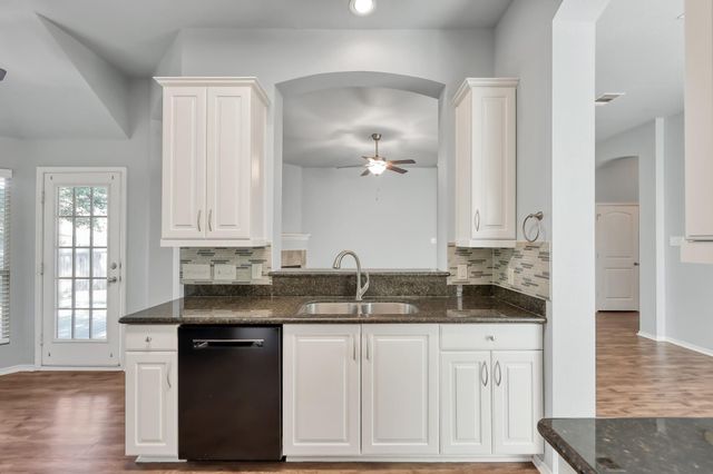 990 Northampton Drive, Conroe, TX 77303