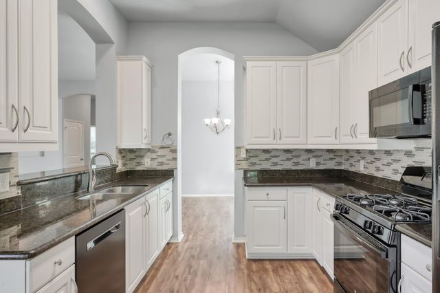 990 Northampton Drive, Conroe, TX 77303