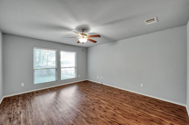 990 Northampton Drive, Conroe, TX 77303