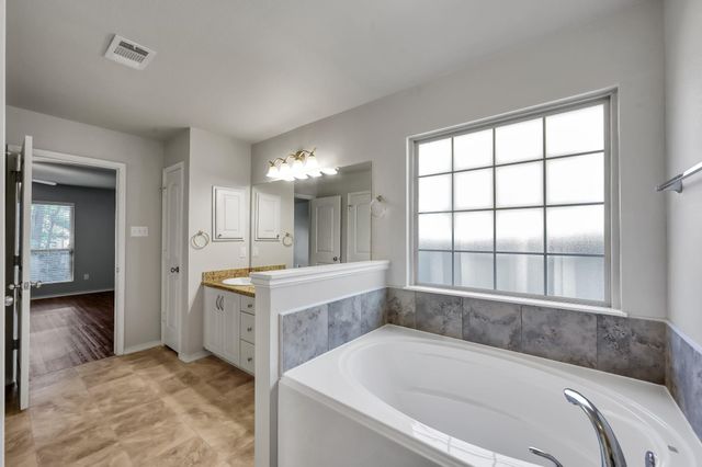 990 Northampton Drive, Conroe, TX 77303