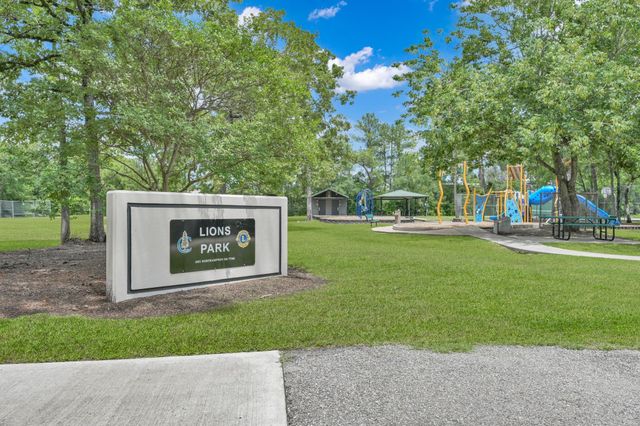 990 Northampton Drive, Conroe, TX 77303