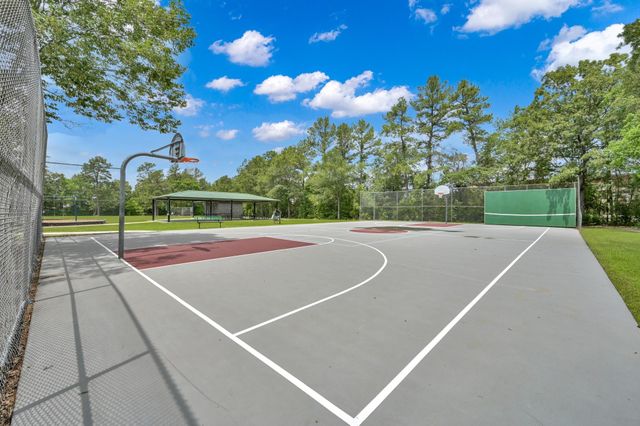 990 Northampton Drive, Conroe, TX 77303