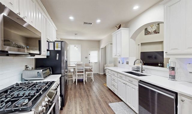 10444 Stoneside Trail, Fort Worth, TX 76244