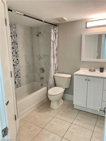 116 Santa Clara DR 4, Naples, FL 34104