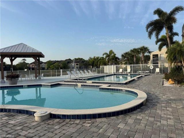 116 Santa Clara DR 4, Naples, FL 34104