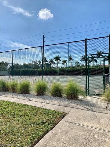 116 Santa Clara DR 4, Naples, FL 34104