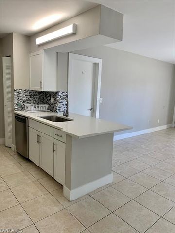 116 Santa Clara DR 4, Naples, FL 34104