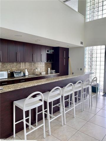 116 Santa Clara DR 4, Naples, FL 34104