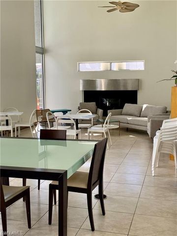 116 Santa Clara DR 4, Naples, FL 34104