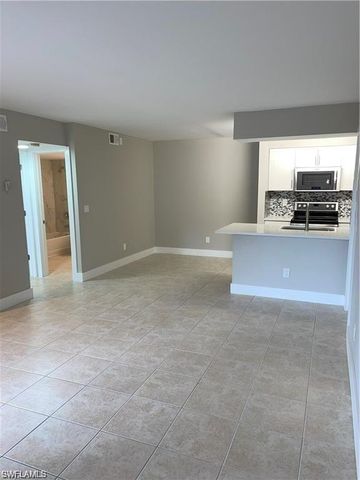 116 Santa Clara DR 4, Naples, FL 34104