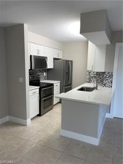116 Santa Clara DR 4, Naples, FL 34104