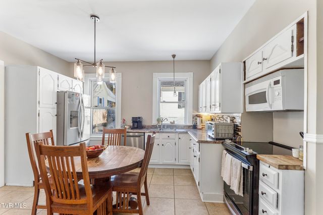 233 Northwest Chestnut Street, Norton, VA 24273
