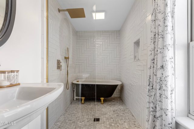 233 Northwest Chestnut Street, Norton, VA 24273