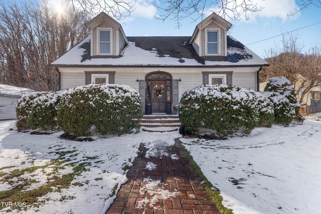 233 Northwest Chestnut Street, Norton, VA 24273